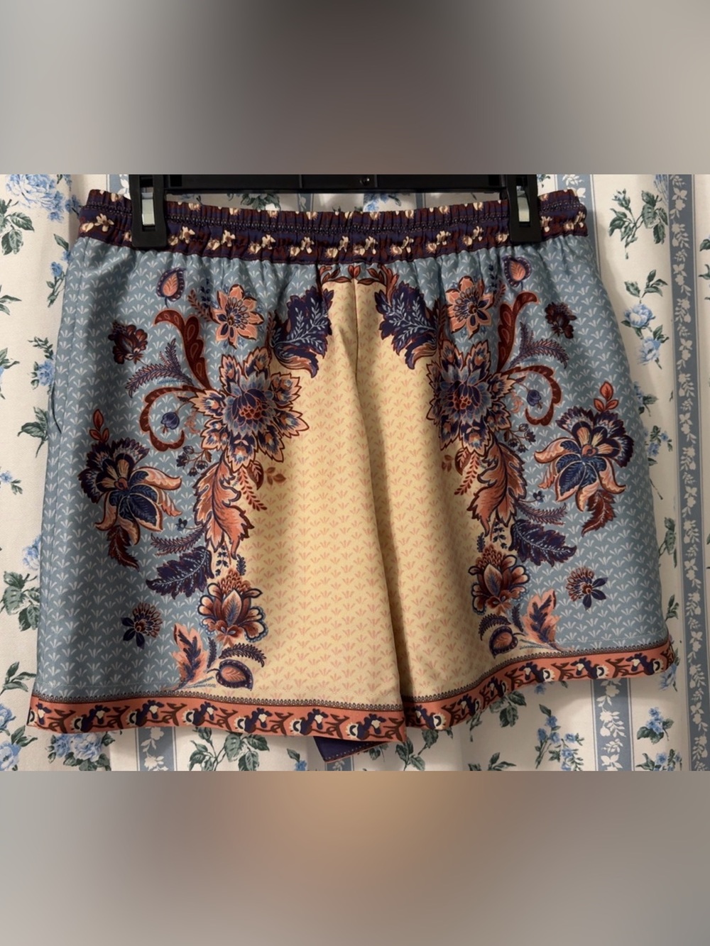 House of Harlow 1960 Women’s Paisley Drawstring Shorts NWOT - Picture 4 of 7